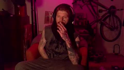 Snapshot of magnetic77slav chatting on February 10, 2026, 11:36 am magnetic77slav online show from February 10, 2026, 11:36 am