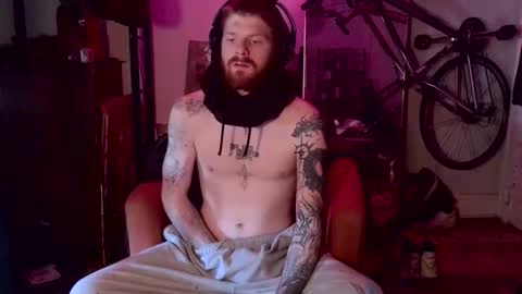 Snapshot of magnetic77slav chatting on February 25, 2026, 4:27 pm magnetic77slav online show from February 25, 2026, 4:27 pm