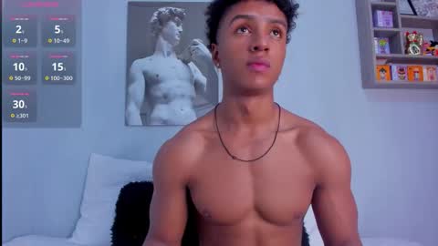 Snapshot of magnusking_ chatting on September 29, 2025, 8:24 pm Magnus King online show from September 29, 2025, 8:24 pm