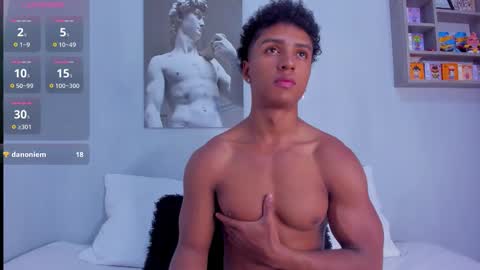 Snapshot of magnusking_ chatting on October 19, 2025, 11:05 pm Magnus King online show from October 19, 2025, 11:05 pm