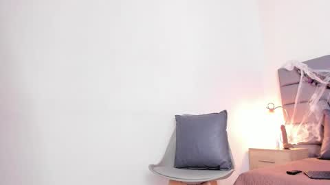 maia_520 online show from October 14, 2025, 6:31 pm