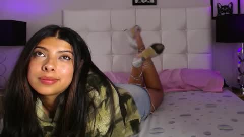 Snapshot of maia_reficco chatting on October 24, 2025, 12:19 am Maia Reficco online show from October 24, 2025, 12:19 am