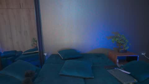 Snapshot of maia_stark_ chatting on January 17, 2026, 3:44 am Maia Stark online show from January 17, 2026, 3:44 am