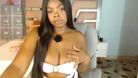 Snapshot of maiacharris_ chatting on October 21, 2025, 5:57 pm Maia Charris online show from October 21, 2025, 5:57 pm