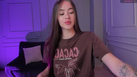  Maia  online show from November 18, 2025, 6:34 pm