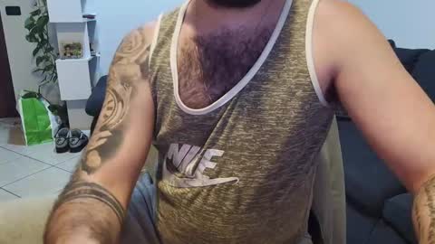 maialinofriuli online show from November 29, 2025, 5:16 pm