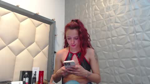 Snapshot of maiapark chatting on December 21, 2024, 6:23 pm Maia online show from December 21, 2024, 6:23 pm