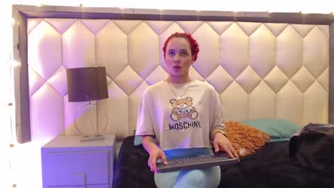 Snapshot of maiapark chatting on February 9, 2025, 2:40 pm Maia online show from February 9, 2025, 2:40 pm