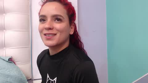 Snapshot of maiapark chatting on February 21, 2025, 9:11 pm Maia online show from February 21, 2025, 9:11 pm