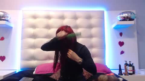 Snapshot of maiapark chatting on March 2, 2025, 1:38 pm Maia online show from March 2, 2025, 1:38 pm