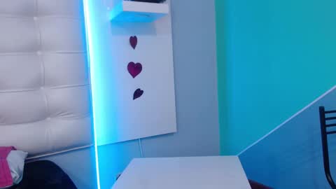 Snapshot of maiapark chatting on March 11, 2025, 9:15 pm Maia online show from March 11, 2025, 9:15 pm