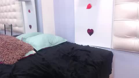 Snapshot of maiapark chatting on March 12, 2025, 6:33 pm Maia online show from March 12, 2025, 6:33 pm