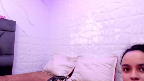 Snapshot of maiapark chatting on October 22, 2025, 11:32 am Maia online show from October 22, 2025, 11:32 am