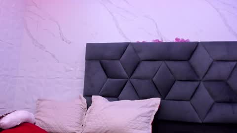 Snapshot of maiapark chatting on November 6, 2025, 11:44 am Maia online show from November 6, 2025, 11:44 am