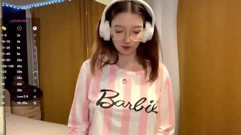 Elina online show from October 14, 2025, 9:10 am