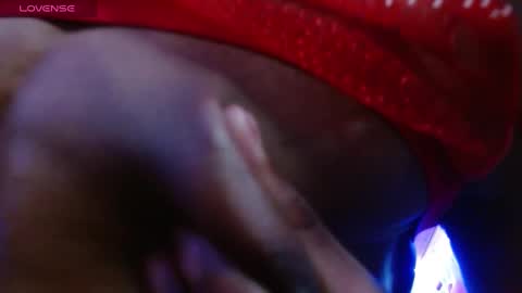 Bella Maidi online show from December 23, 2024, 1:35 pm