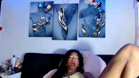 Bella Maidi online show from February 5, 2025, 3:31 pm