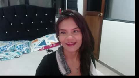 Snapshot of maidy_19 chatting on October 15, 2025, 12:00 am maidy_19 online show from October 15, 2025, 12:00 am