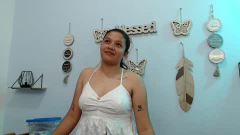 Snapshot of maidycute18 chatting on April 20, 2026, 8:21 pm MAIDY online show from April 20, 2026, 8:21 pm