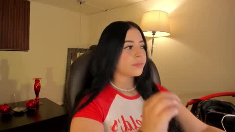 Snapshot of maiiitee_ chatting on February 12, 2026, 1:17 pm Mait online show from February 12, 2026, 1:17 pm