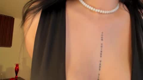 Snapshot of maiiitee_ chatting on February 23, 2026, 12:57 pm Mait online show from February 23, 2026, 12:57 pm