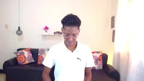 Snapshot of maiki18 chatting on January 14, 2025, 2:11 pm I am Maik online show from January 14, 2025, 2:11 pm