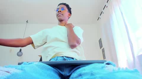 Snapshot of maiki18 chatting on January 21, 2025, 4:16 pm I am Maik online show from January 21, 2025, 4:16 pm