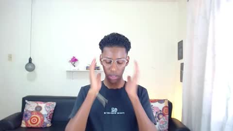 Snapshot of maiki18 chatting on January 28, 2025, 7:42 pm I am Maik online show from January 28, 2025, 7:42 pm