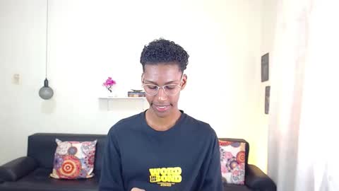 Snapshot of maiki18 chatting on February 1, 2025, 2:02 pm I am Maik online show from February 1, 2025, 2:02 pm