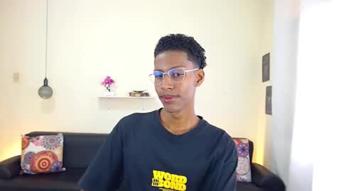 Snapshot of maiki18 chatting on February 14, 2025, 1:51 pm I am Maik online show from February 14, 2025, 1:51 pm