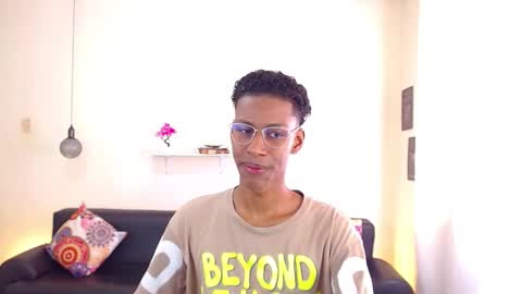 Snapshot of maiki18 chatting on February 25, 2025, 2:00 pm I am Maik online show from February 25, 2025, 2:00 pm