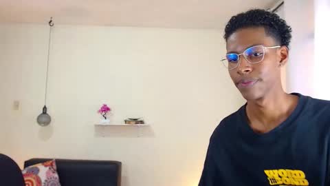Snapshot of maiki18 chatting on March 1, 2025, 5:16 pm I am Maik online show from March 1, 2025, 5:16 pm