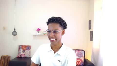 Snapshot of maiki18 chatting on March 10, 2025, 1:43 pm I am Maik online show from March 10, 2025, 1:43 pm