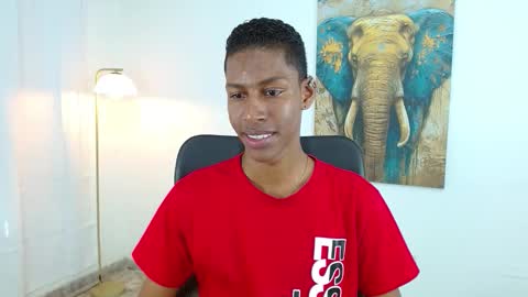 Snapshot of maiki18 chatting on October 18, 2025, 2:18 pm I am Maik online show from October 18, 2025, 2:18 pm