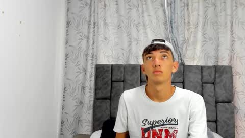 Snapshot of maikol_ortizz chatting on December 21, 2025, 12:23 pm Maikol online show from December 21, 2025, 12:23 pm