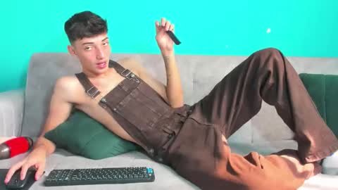 Snapshot of maikol_ortizz chatting on February 12, 2026, 3:18 pm Maikol online show from February 12, 2026, 3:18 pm