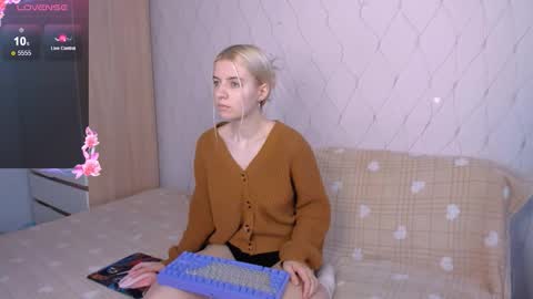 Snapshot of mailin_harrington chatting on October 14, 2025, 2:12 am Your kitty online show from October 14, 2025, 2:12 am