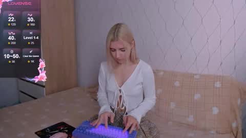 Snapshot of mailin_harrington chatting on October 16, 2025, 2:56 am Your kitty online show from October 16, 2025, 2:56 am