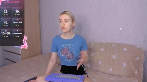 Snapshot of mailin_harrington chatting on October 26, 2025, 3:01 am Your kitty online show from October 26, 2025, 3:01 am