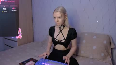 Snapshot of mailin_harrington chatting on November 1, 2025, 2:24 am Your kitty online show from November 1, 2025, 2:24 am