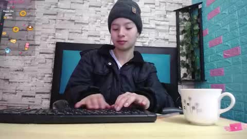 Snapshot of maily_can chatting on October 4, 2025, 12:25 pm MAILY CAN online show from October 4, 2025, 12:25 pm