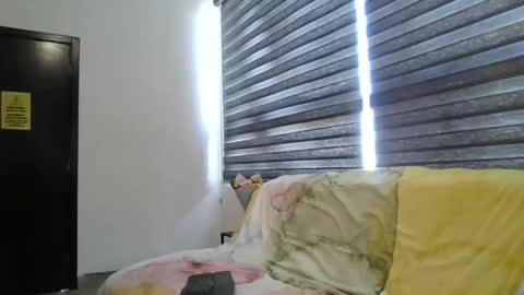 Snapshot of mainlypov chatting on October 24, 2025, 8:27 pm mainlypov online show from October 24, 2025, 8:27 pm