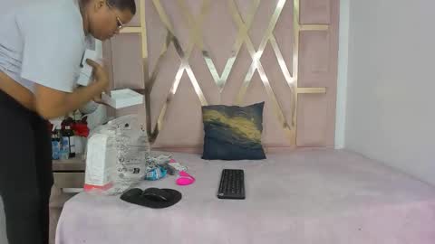 Snapshot of mairaasm chatting on May 27, 2026, 12:35 pm Mairaasm online show from May 27, 2026, 12:35 pm