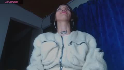 Maite Swings  online show from September 28, 2025, 10:15 pm