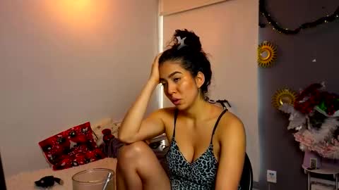 Snapshot of maithe_perroni chatting on December 14, 2025, 6:45 pm Lauu online show from December 14, 2025, 6:45 pm