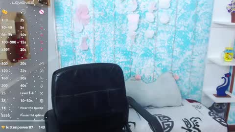 Snapshot of maja_bloom chatting on January 25, 2025, 3:09 pm Maja online show from January 25, 2025, 3:09 pm