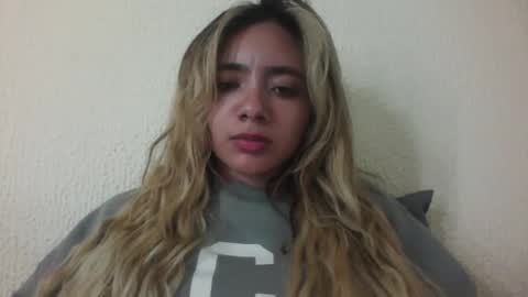 Snapshot of majo_gomezz chatting on December 19, 2025, 4:52 am majo_gomezz online show from December 19, 2025, 4:52 am