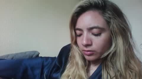 Snapshot of majo_gomezz chatting on December 19, 2025, 4:58 pm majo_gomezz online show from December 19, 2025, 4:58 pm