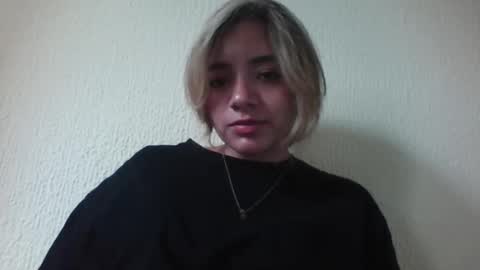 Snapshot of majo_gomezz chatting on January 15, 2026, 4:00 pm majo_gomezz online show from January 15, 2026, 4:00 pm
