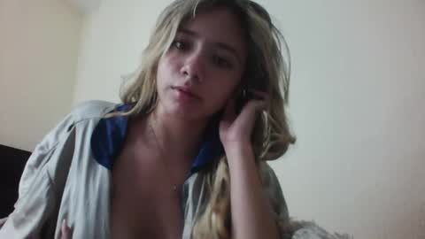 Snapshot of majo_gomezz chatting on January 19, 2026, 5:22 am majo_gomezz online show from January 19, 2026, 5:22 am